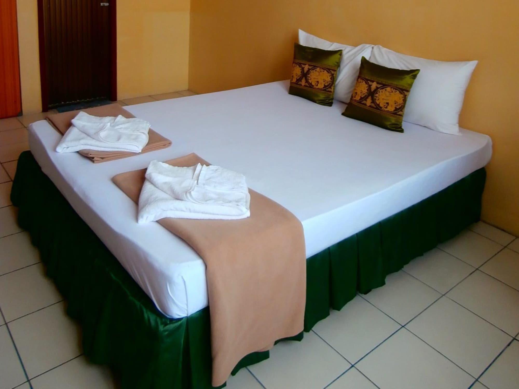 Seabreeze Mansion Hotel Phuket Exterior photo